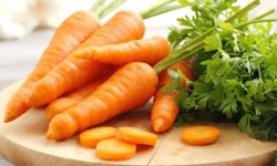 Морква для організму жінки: користь і шкода, протипоказання, особливості вживання при вагітності, для молочних залоз
