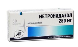 Як обробити помідори «Метронідазол»: особливості застосування і основні правила приготування розчину