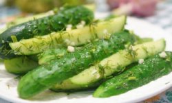 Найсмачніші рецепти маринованих огірків в маслі