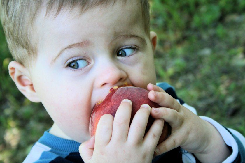Персик для дитини