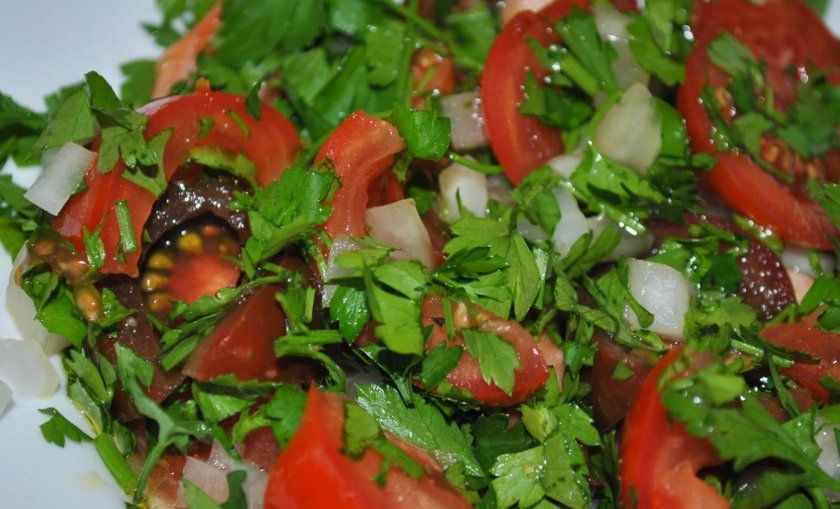 Овочевий салат із зеленню