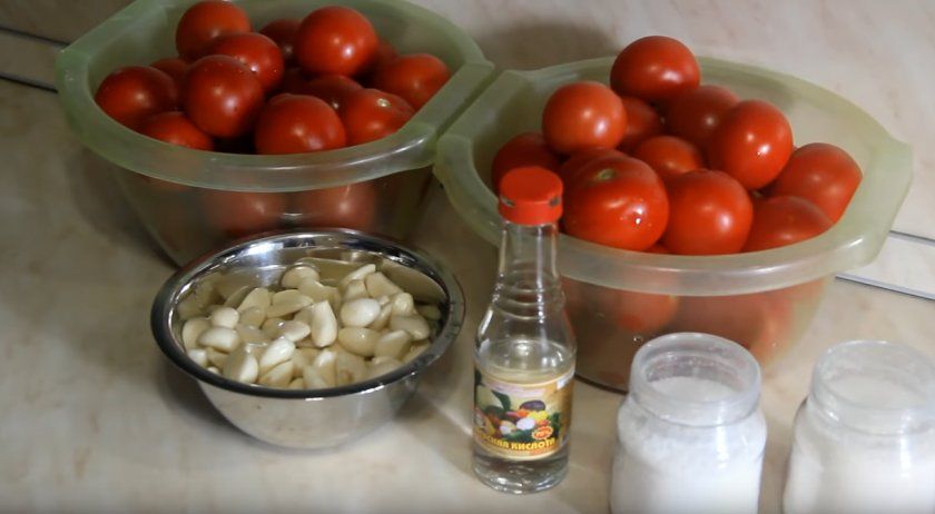 Інгредієнти для рецепта томатів вснегу