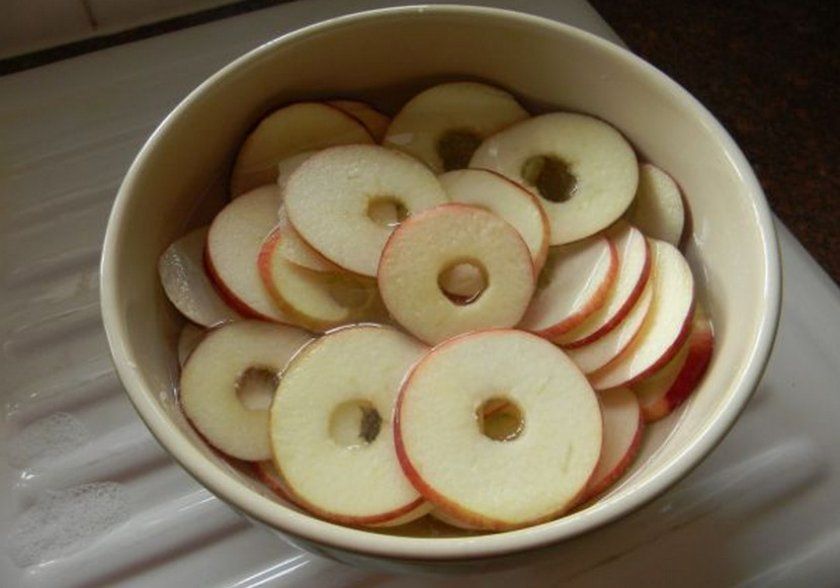 Правильно нарізування яблука для сушки