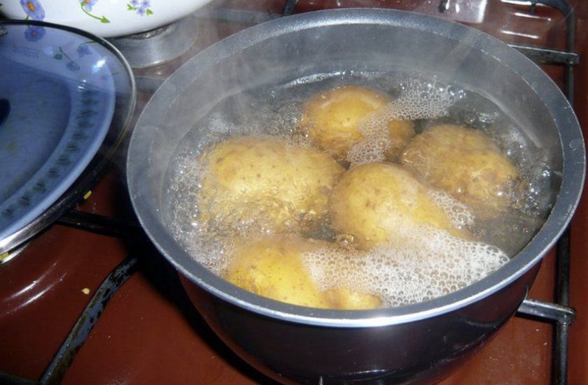 Ошпаріваніе картоплі окропом