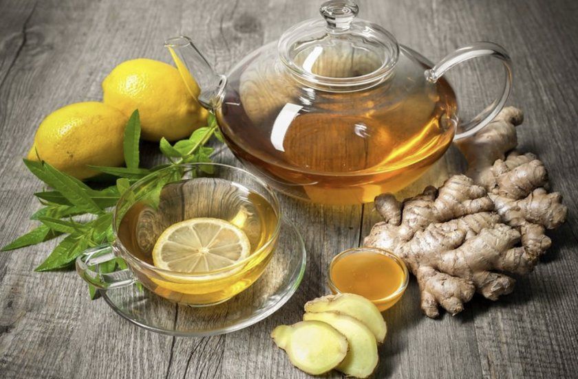 Імбирний напій з лимоном, медом і чаєм