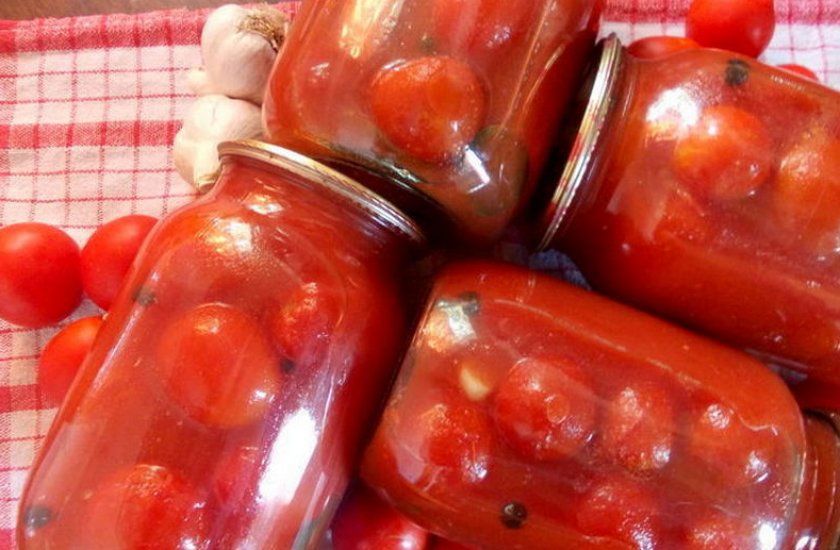 Помідори в томатному соусі