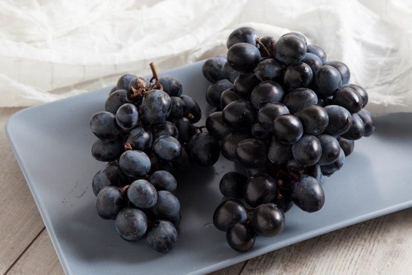 Чорний виноград при схудненні